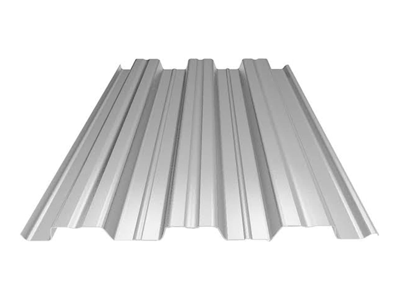 Lámina de losacero galvanizada vista en perspectiva, con las costillas trapezoidales profundas del perfil